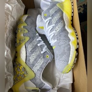Women’s CODECHAOS 22 Adidas Golf Shoe size 8.5 Medium width